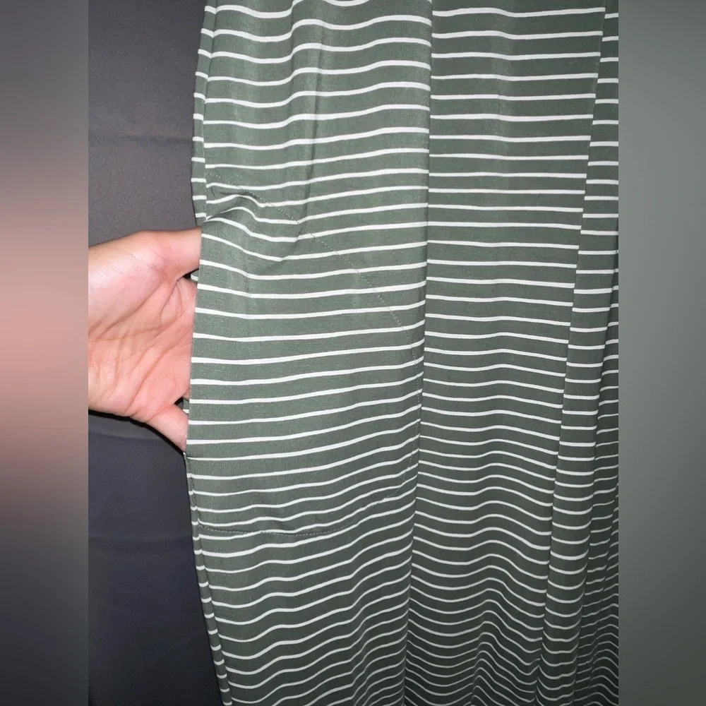 BNWT Fighting Eel Jumper Kammie in Sage and White Stripe Sz. Small - Picture 3 of 5